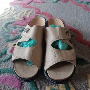 Hallux beige leather Ortha sandals shoes 40.